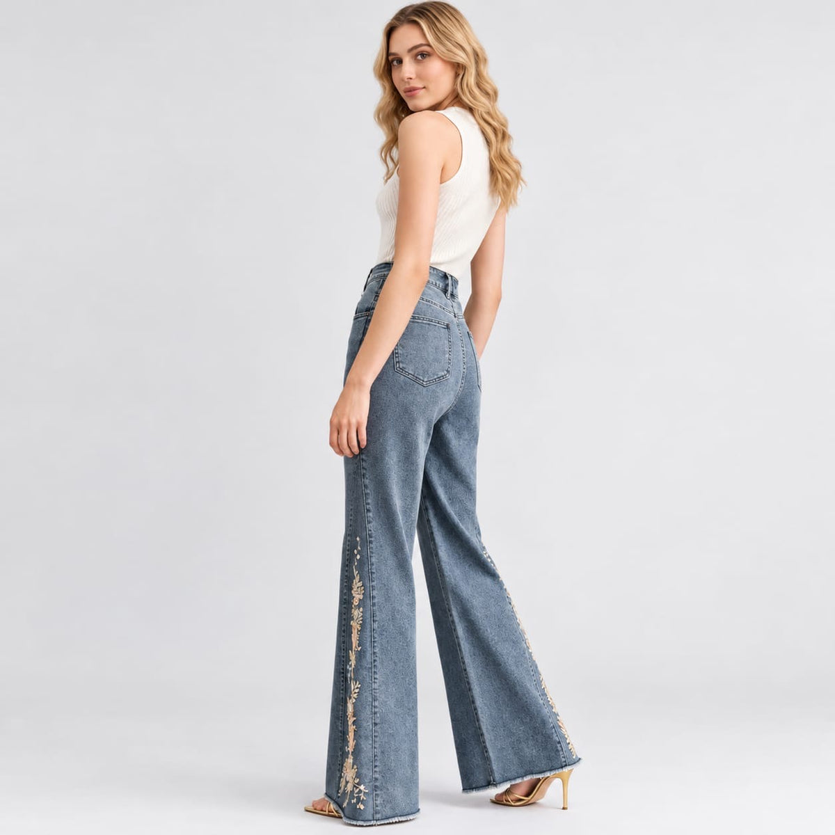 CLASSIC JEANS