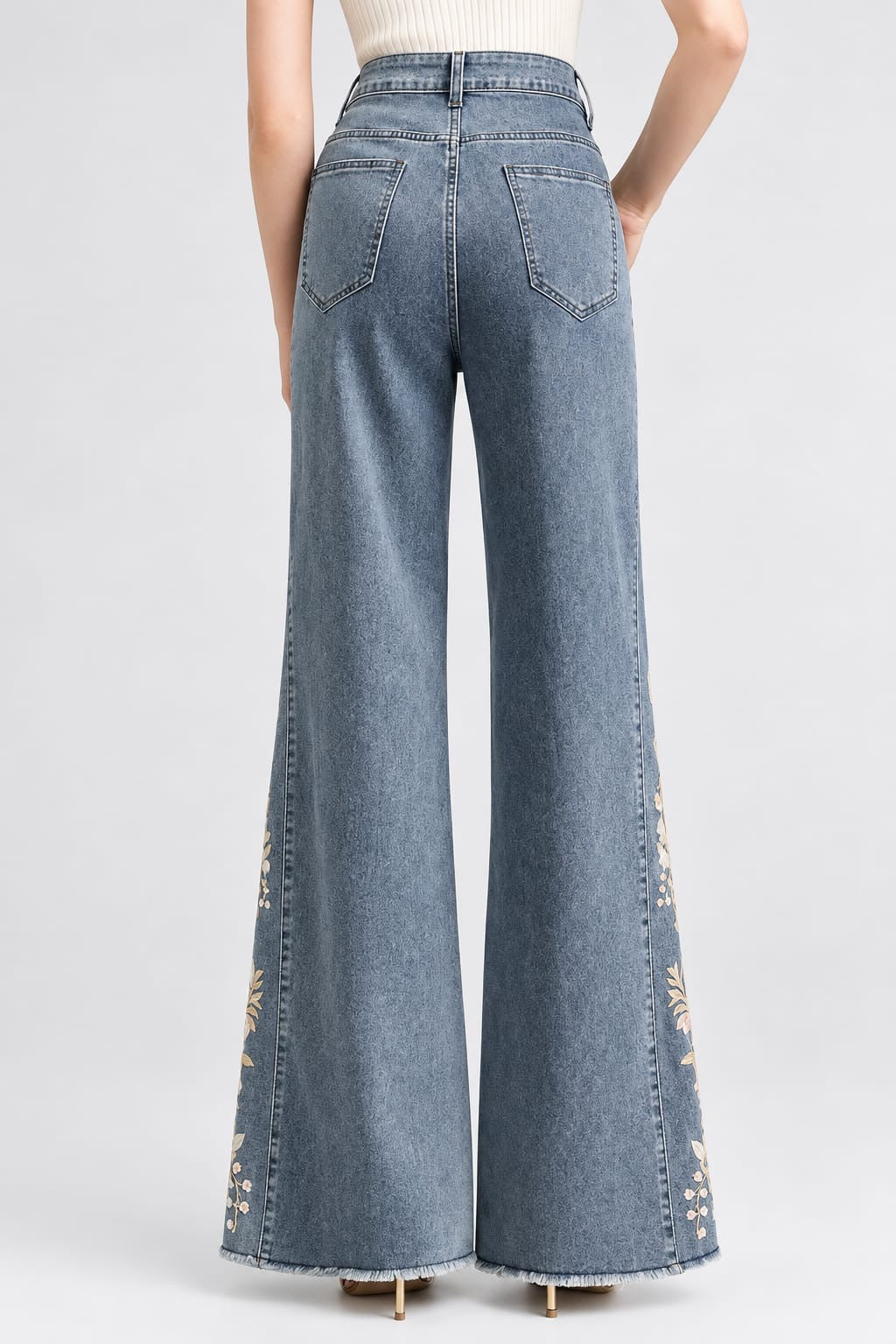 CLASSIC JEANS